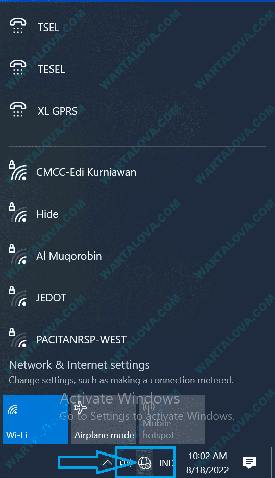 menyambungkan wifi ke komputer Klik pada pojok kanan bawah taksbar Windows yang ada icon Globe atau sinyal Wifi